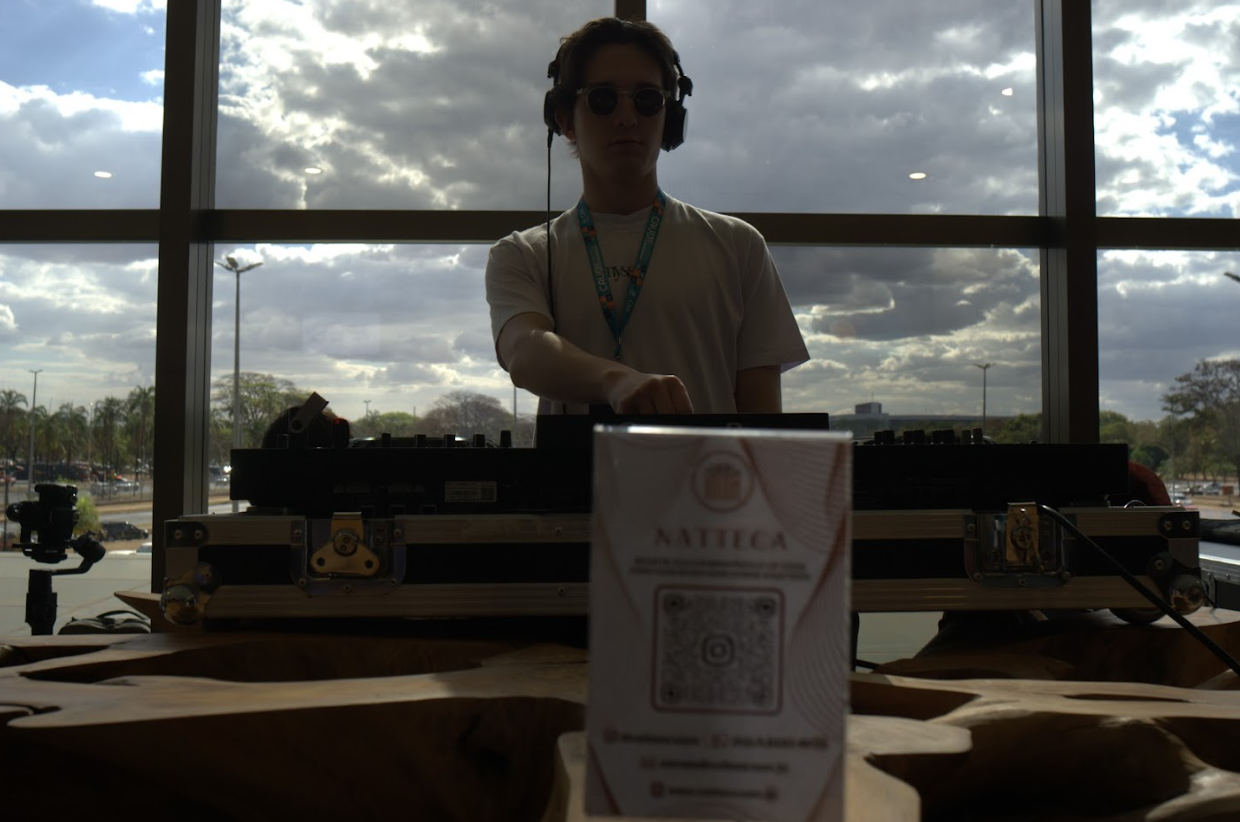 Natteca marca presença na CAU 2025 com peças que celebram a natureza e o design brasileiro